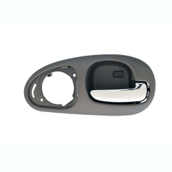 MANIJA INTERIOR CR 300M 99-04/CONCORDE 98-04 CON HOYO PARA BOCINA GRIS/CROMO PLASTICO TWN HUSHAN Derecho Trasera
