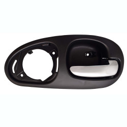 MANIJA INTERIOR CR 300M 99-04/CONCORDE 98-04 CON HOYO PARA BOCINA NEGRA/CROMO PLASTICO TWN HUSHAN Derecho Trasera