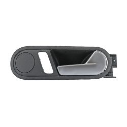MANIJA INTERIOR VW BEETLE 12-19 CON HOYO PARA SEGURO 1 PIEZA NEGRO/PLATA PLASTICO TWN HUSHAN 5C5837114JUBN Derecho Delantera