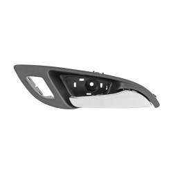 MANIJA INTERIOR CV EQUINOX 18-21 CON HOYO PARA SEGURO CROMADA/NEGRA PLASTICO TWN Derecho Delantera