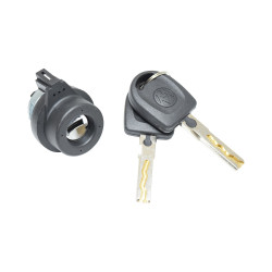 CILINDRO DE ENCENDIDO VW BORA 05-10 VW JETTA BICENTENARIO 11-18 VW TIGUAN 09-17 VW TOUAREG 02-10 VW AMAROK 11-23 CON LLAVE PARA CHIP 2 PINS METAL NEGRO 12 V CC CHN MANIJAUTO