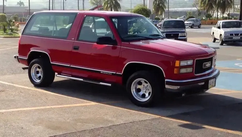 95-99 Suburban Repuesto Manija Int. Gris Derecha Delantera