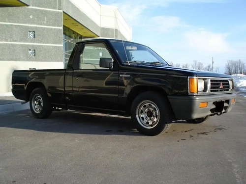 87-96 Mitsubishi Mighty Max Manija Exterior Lado Izquierdo N