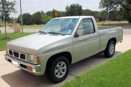 86-08 Nissan D21 Manija Central Para Tapa Trasera Cromada